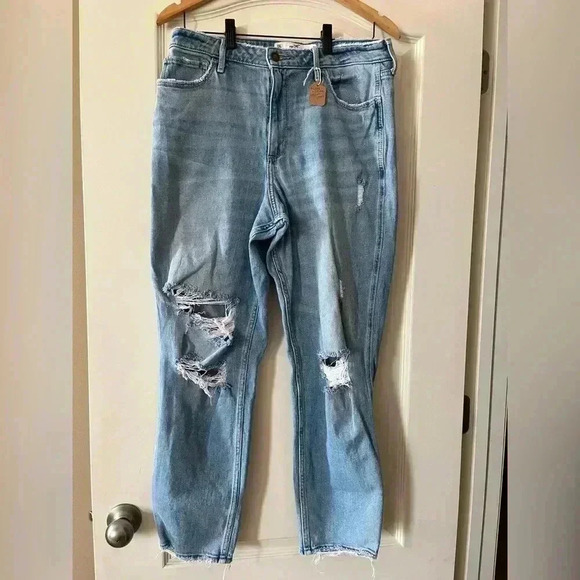 Hollister Denim - Hollister Curvy High Rise Mom Jean Size 13
